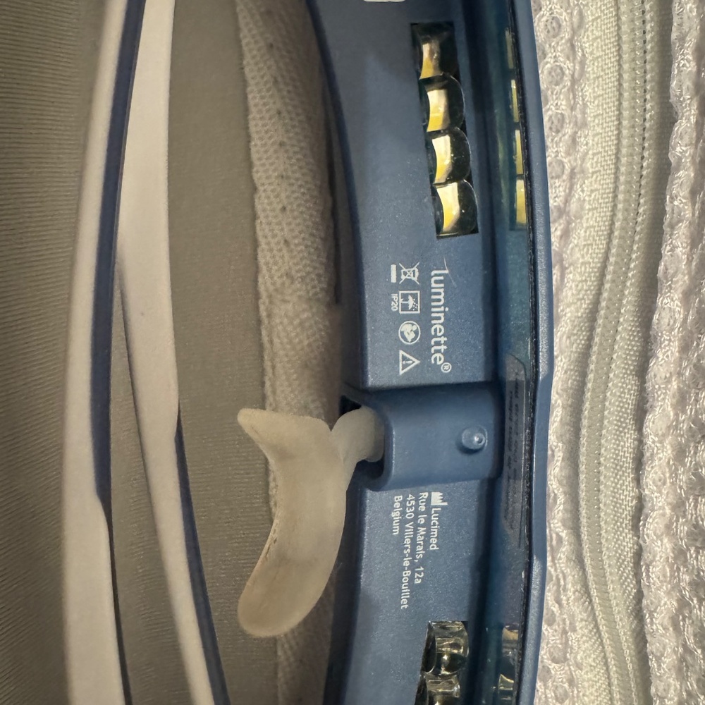 Luminette 3 light therapy glasses - Picture 3 of 5